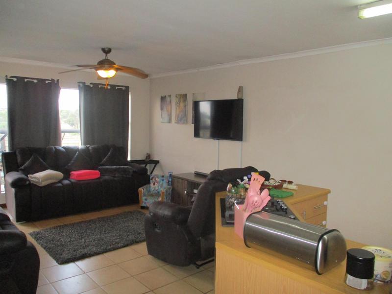 3 Bedroom Property for Sale in Langenhovenpark Free State